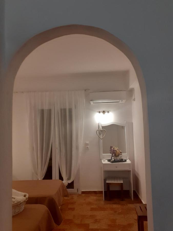 Marili Downstairs Apartments Roda  Exterior photo