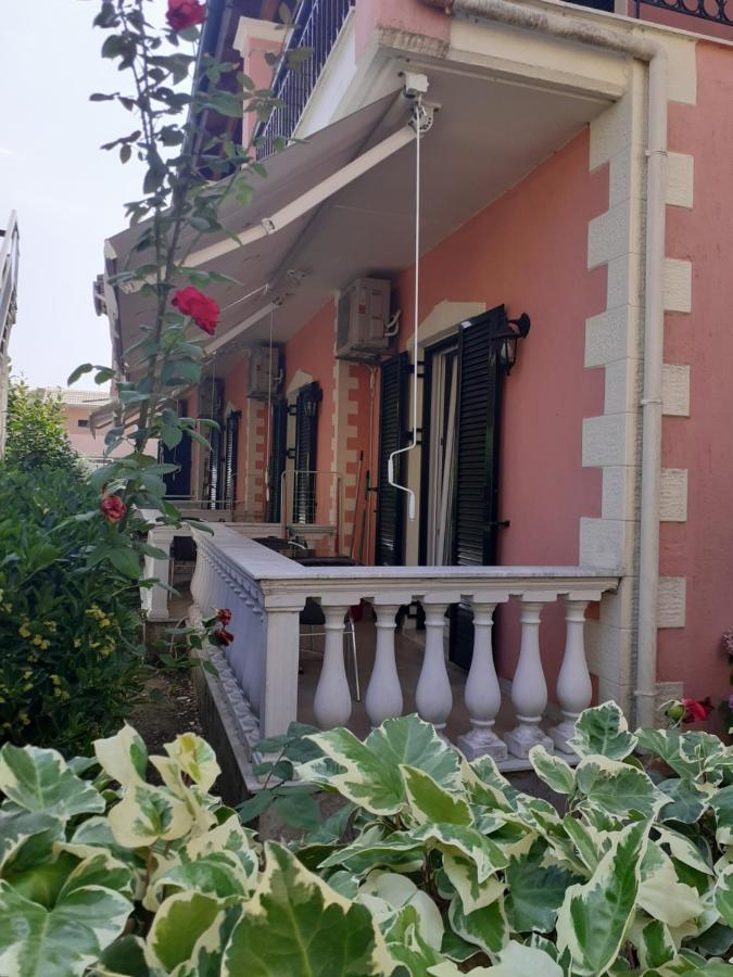 Marili Downstairs Apartments Roda  Exterior photo